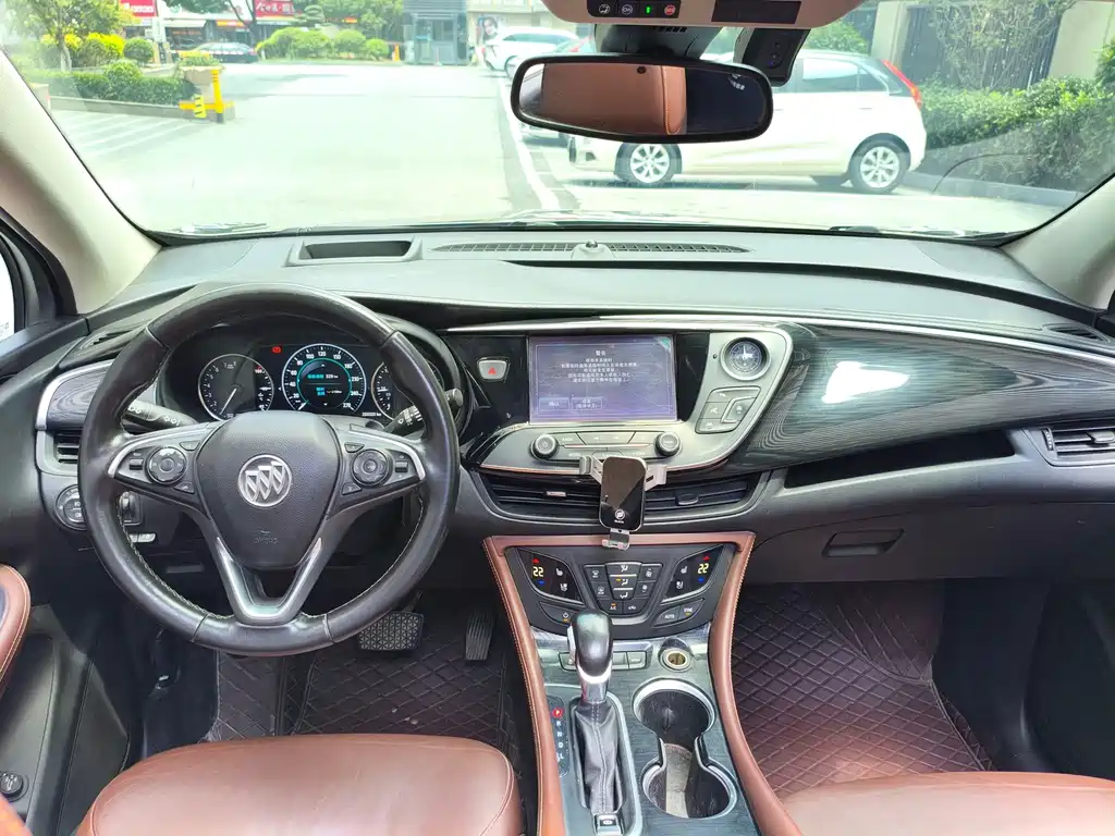 Buick Envision Plus — фото 14
