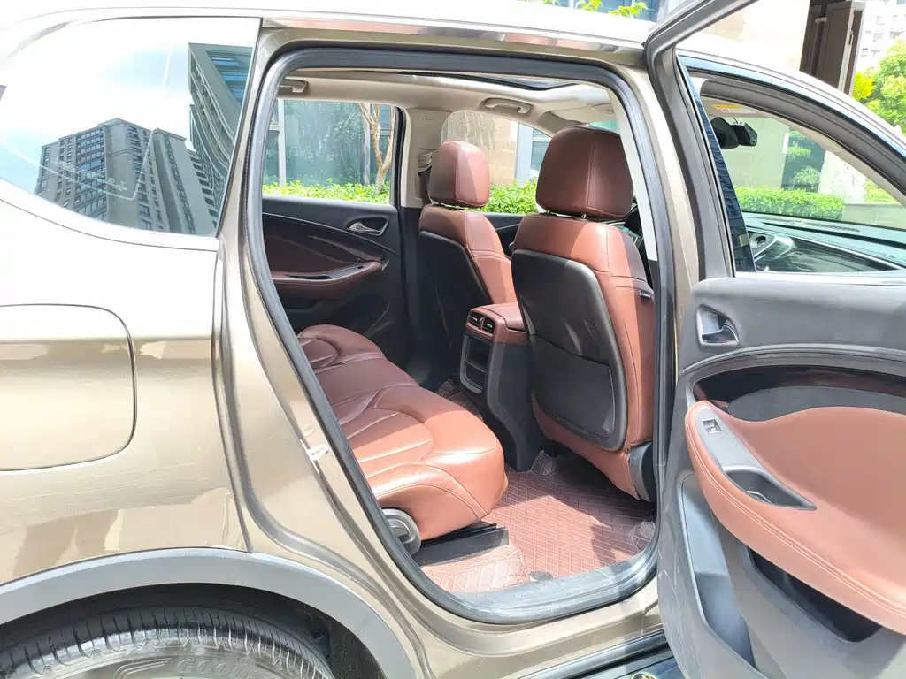 Buick Envision Plus — фото 15