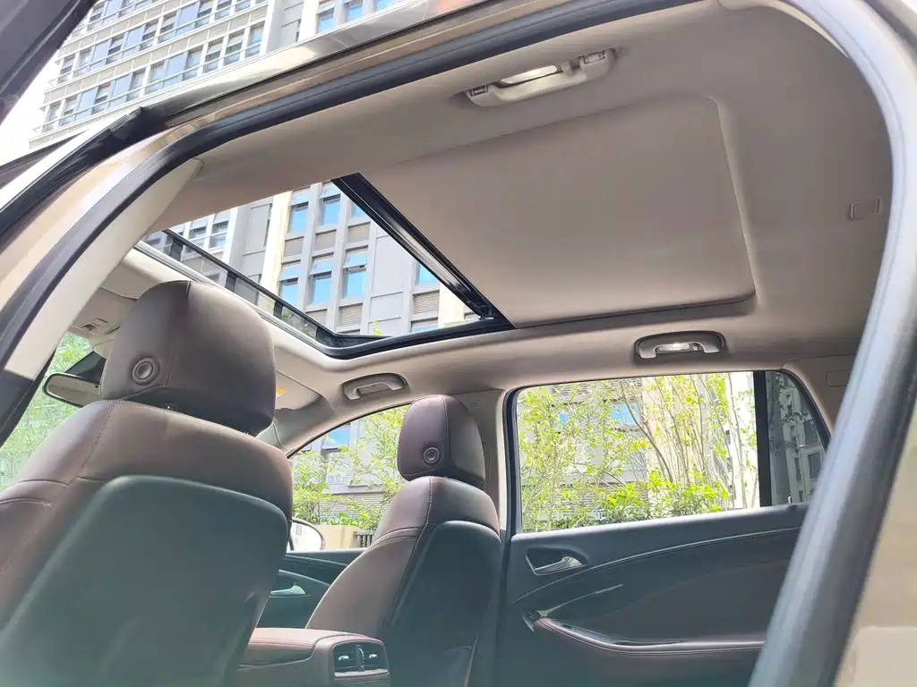 Buick Envision Plus — фото 16
