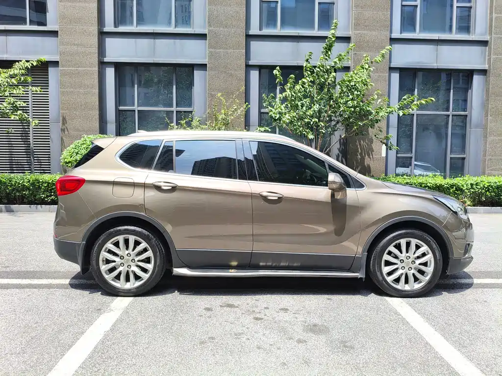 Buick Envision Plus — фото 5