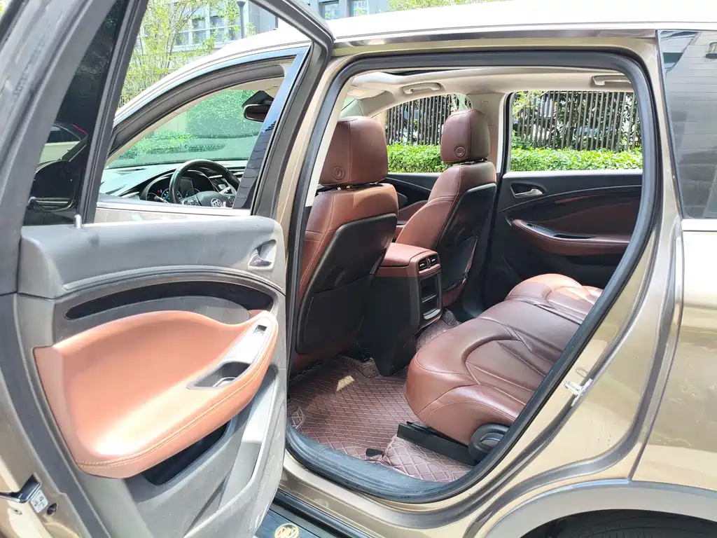 Buick Envision Plus — фото 10