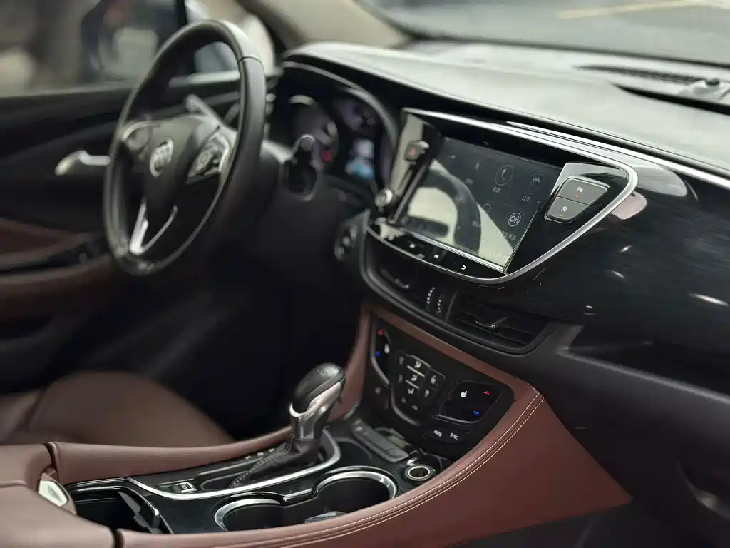 Buick Envision Plus — фото 9