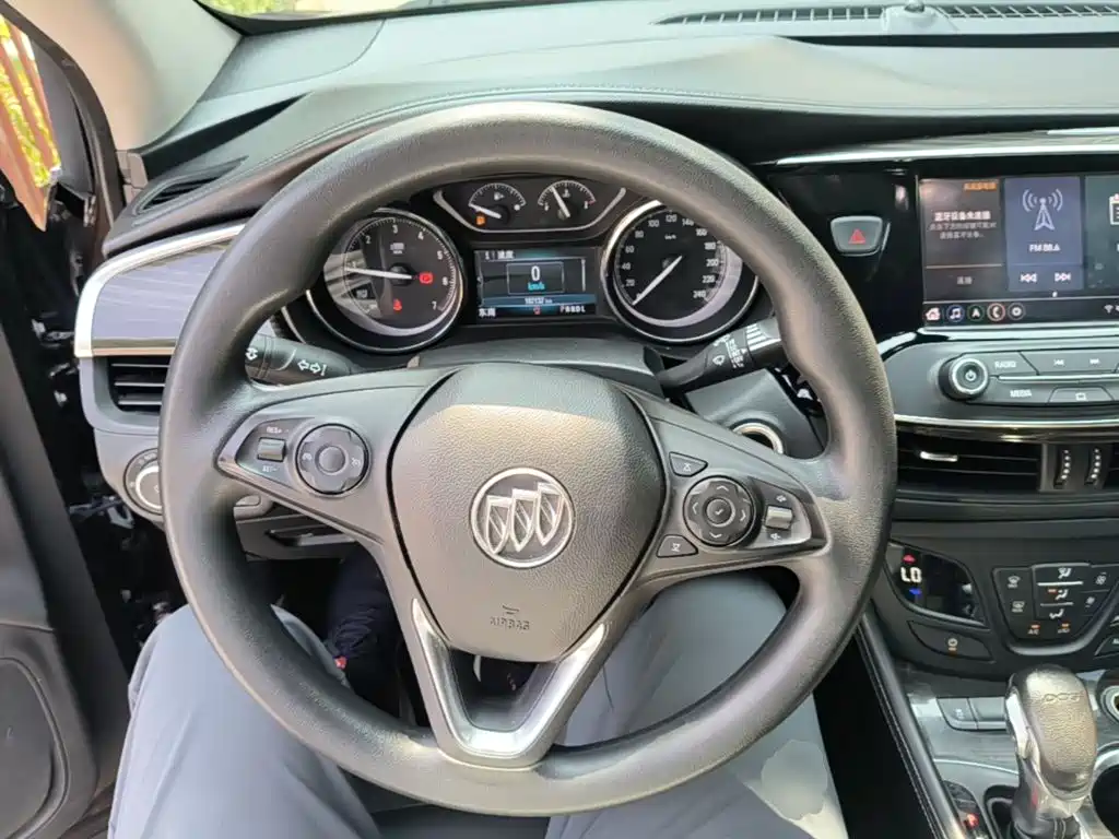 Buick Envision Plus — фото 3
