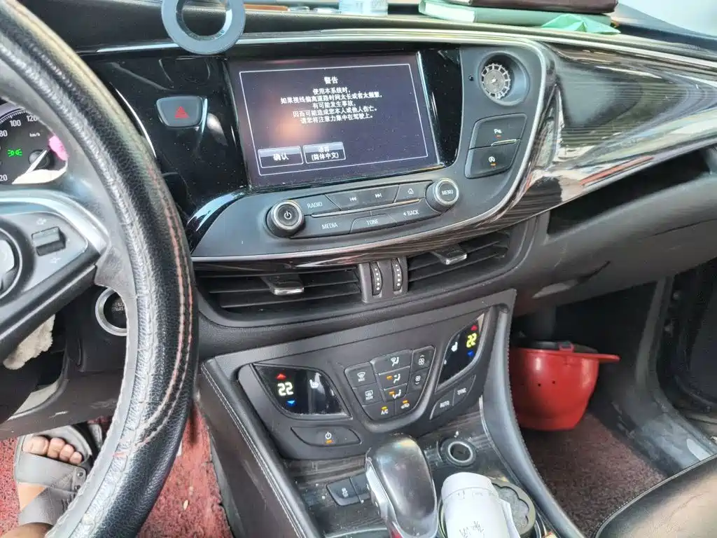 Buick Envision Plus — фото 9
