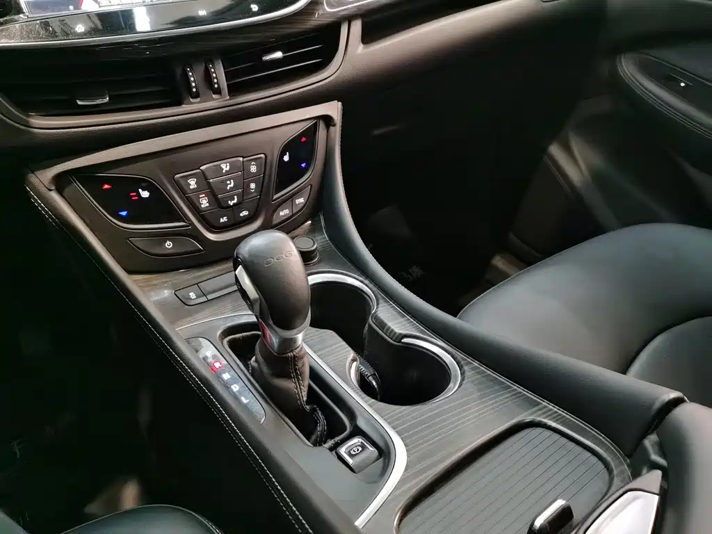 Buick Envision Plus — фото 9
