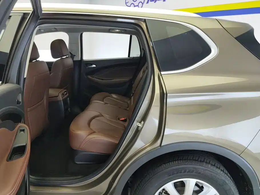 Buick Envision Plus — фото 11