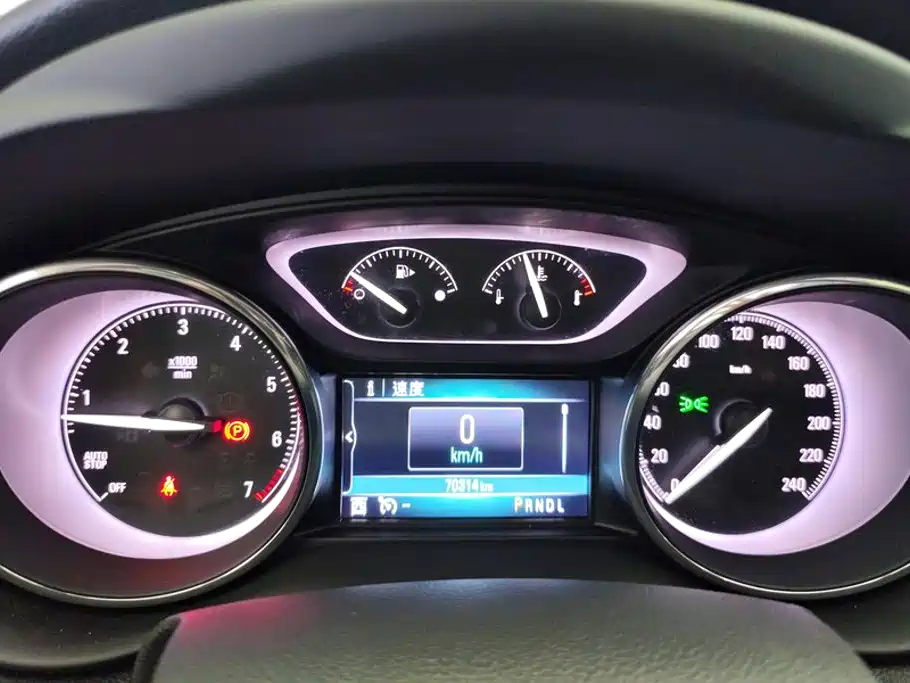 Buick Envision Plus — фото 14