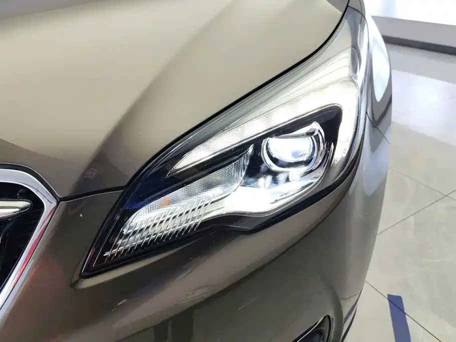 Buick Envision Plus — фото 5