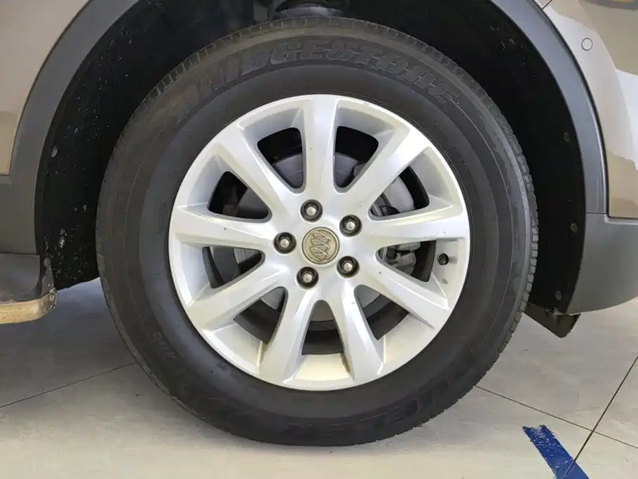 Buick Envision Plus — фото 6