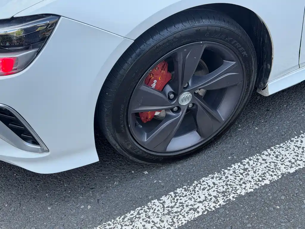 Buick Regal — фото 10