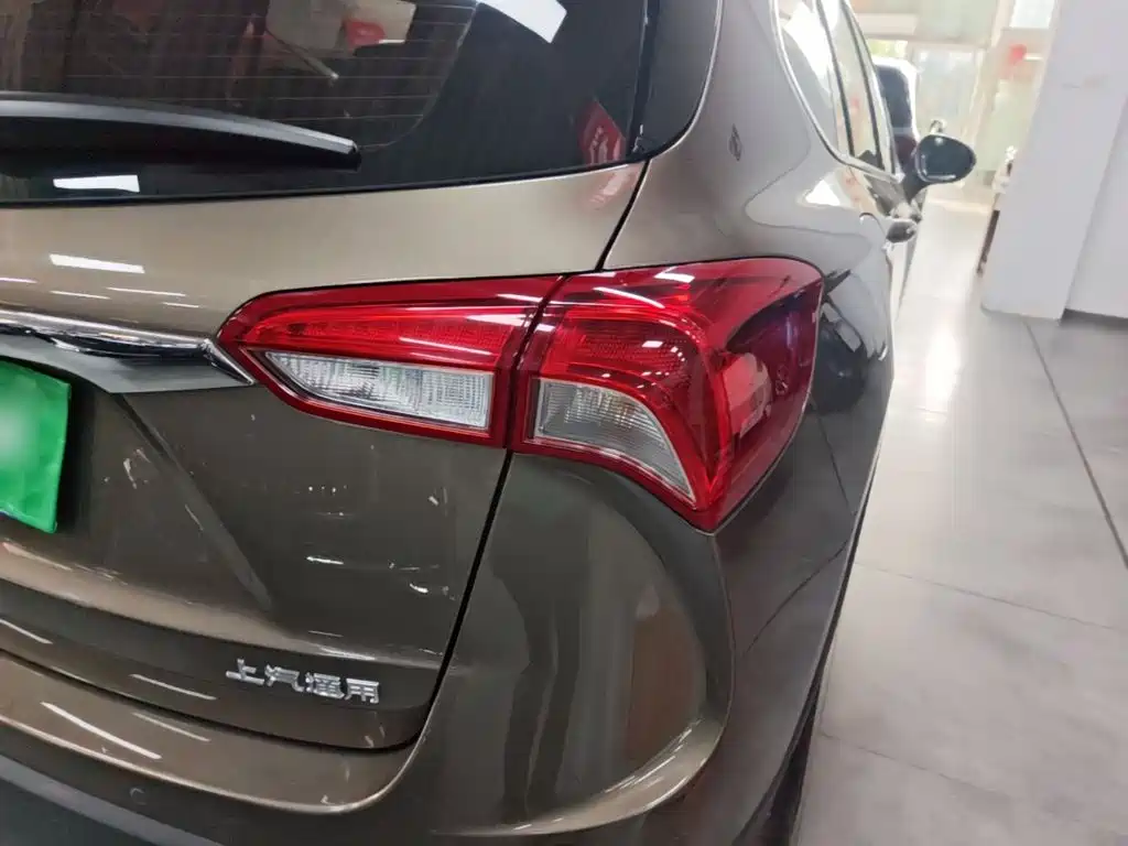 Buick Envision Plus — фото 8
