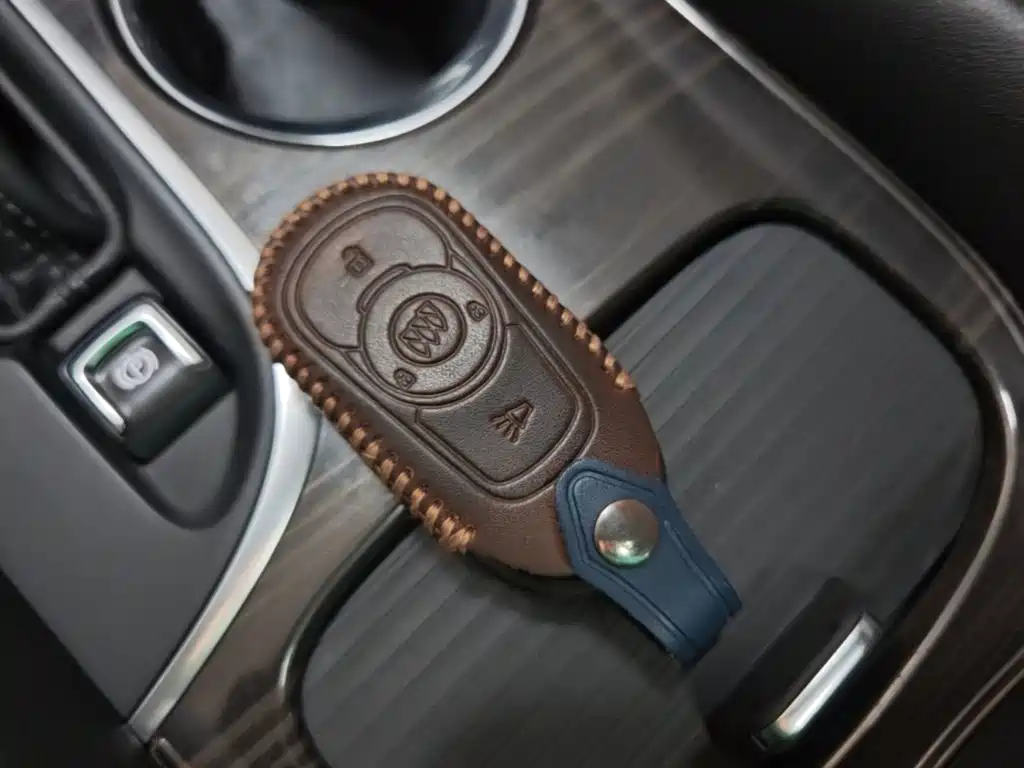 Buick Envision Plus — фото 9