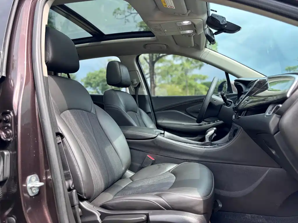 Buick Envision Plus — фото 15