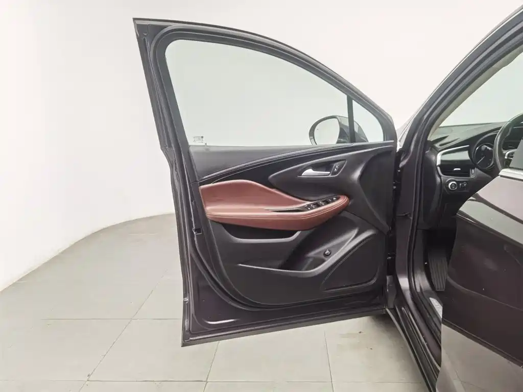 Buick Envision Plus — фото 8