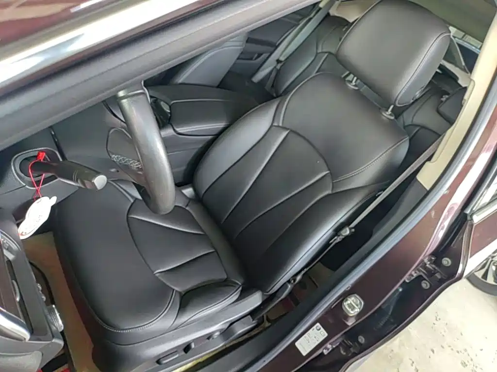 Buick Envision Plus — фото 15