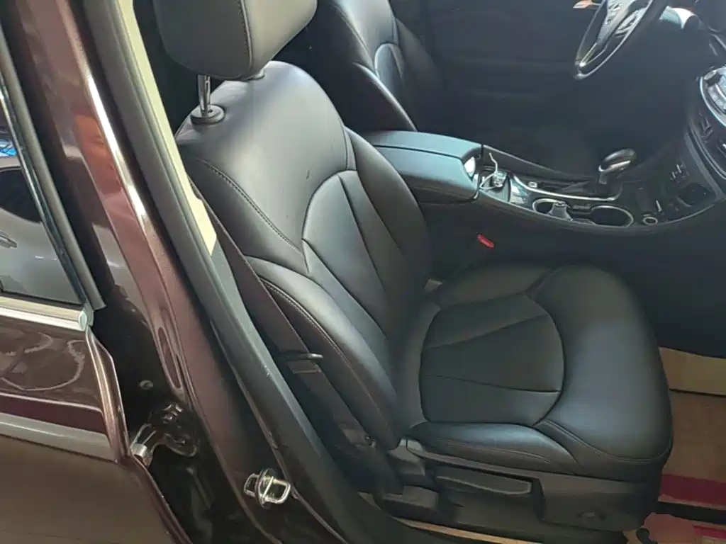 Buick Envision Plus — фото 25