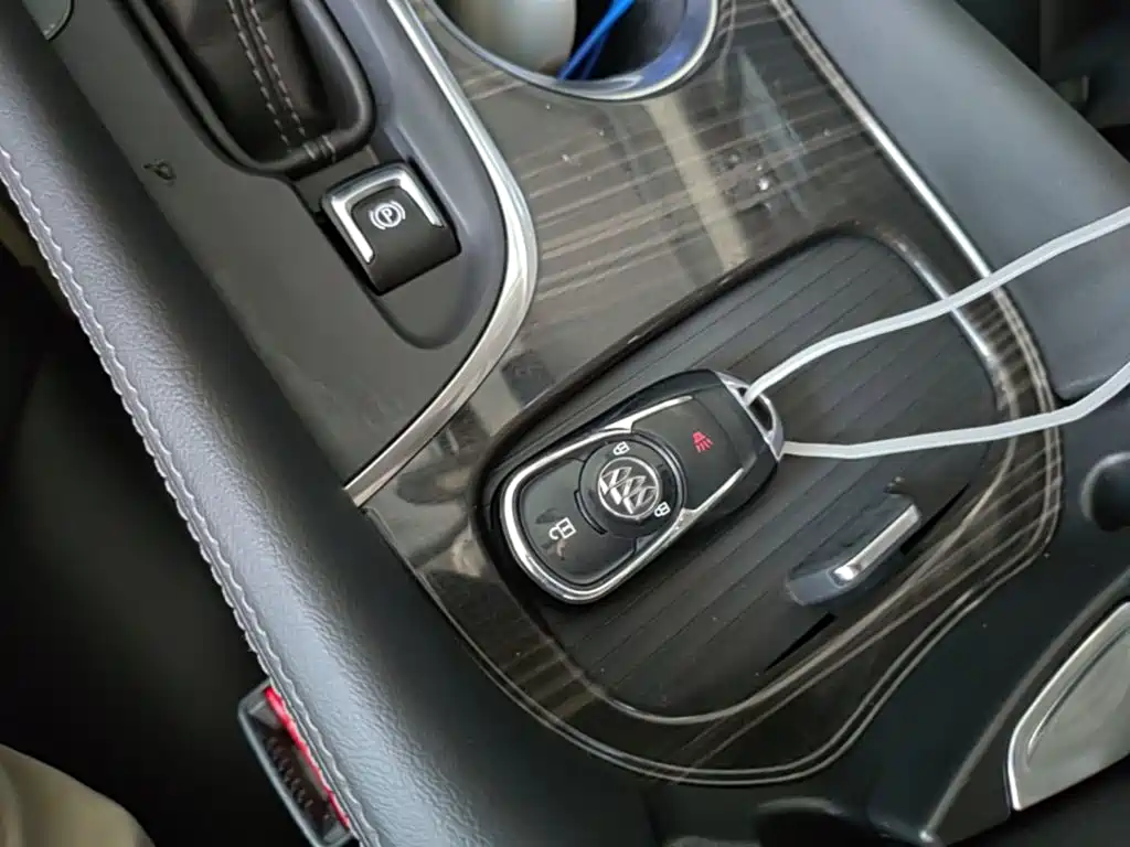 Buick Envision Plus — фото 9
