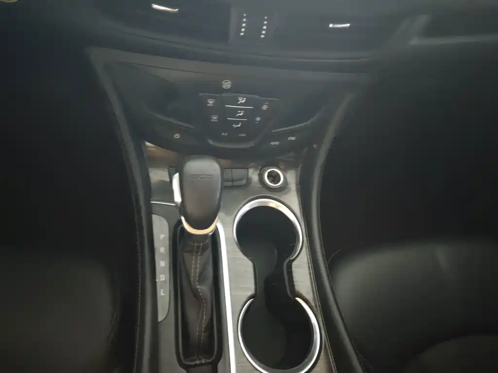 Buick Envision Plus — фото 8