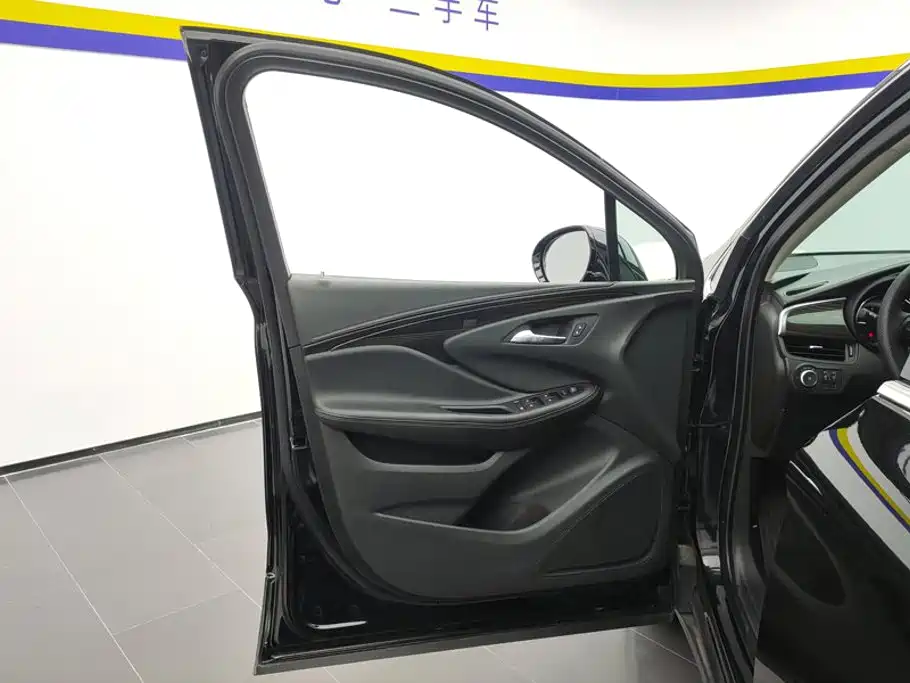 Buick Envision Plus — фото 7