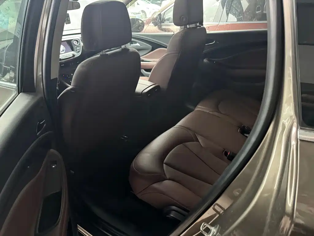 Buick Envision Plus — фото 6