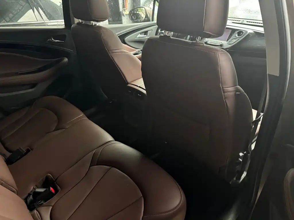 Buick Envision Plus — фото 8