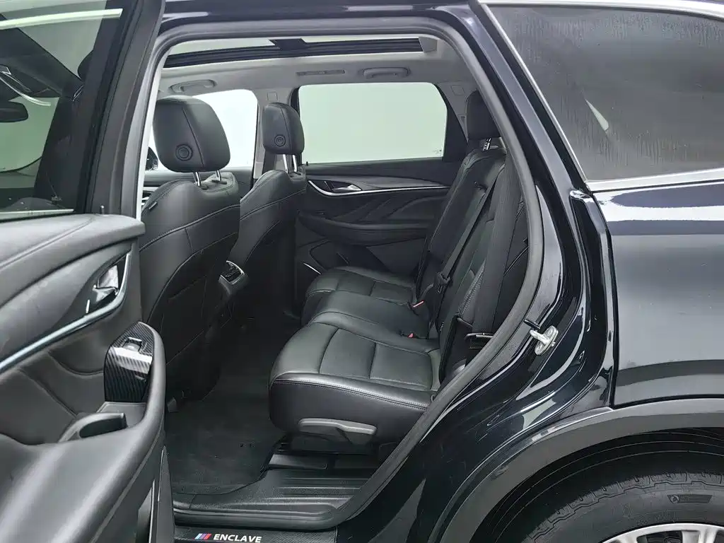 Buick Enclave — фото 15