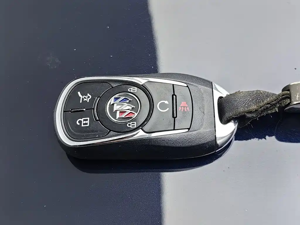 Buick Enclave — фото 19