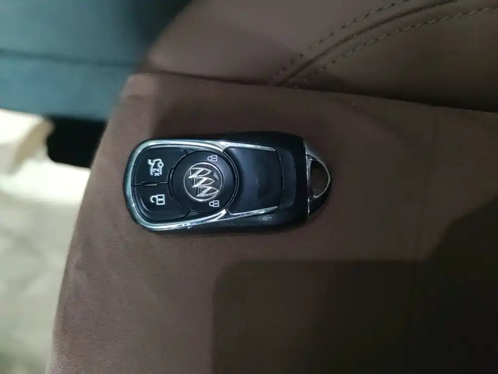 Buick Regal — фото 17
