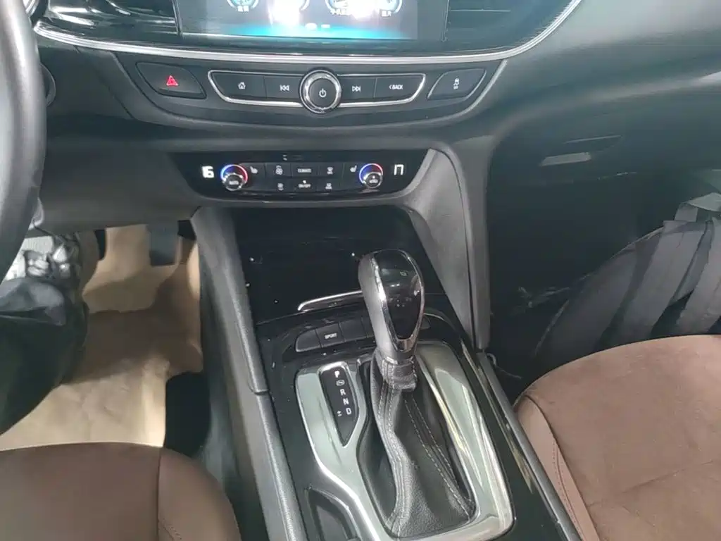 Buick Regal — фото 10