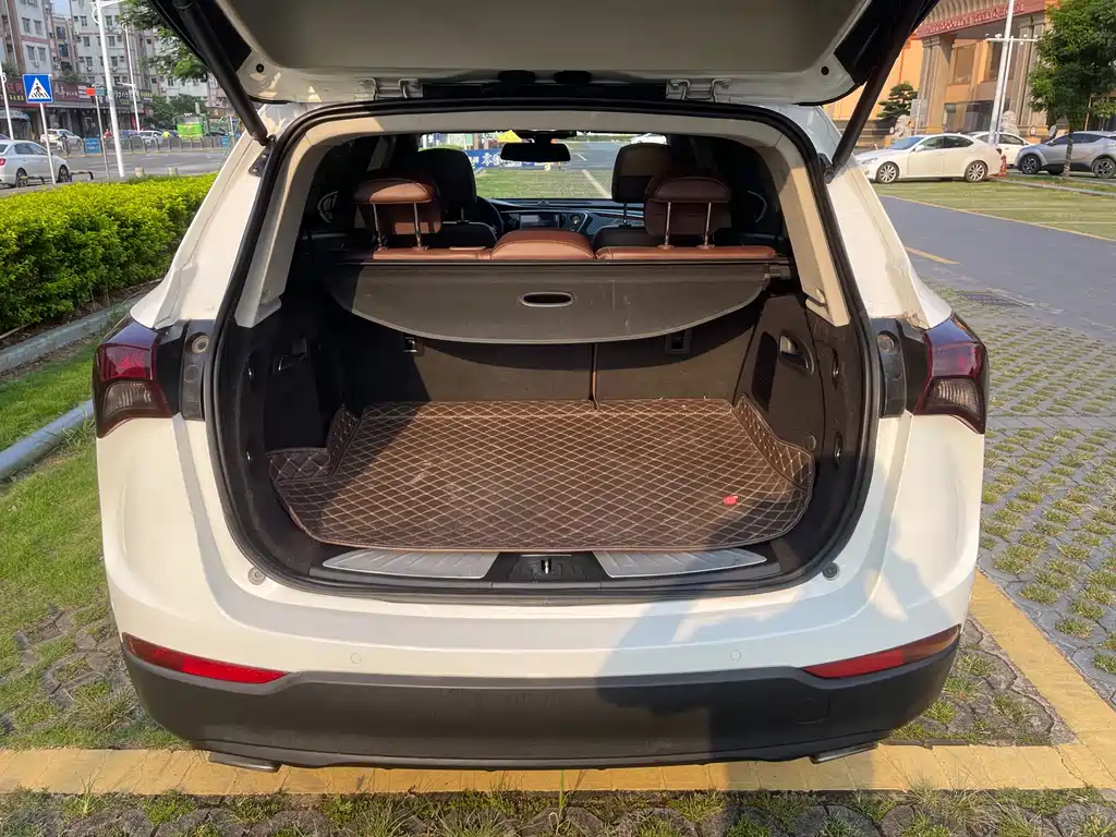 Buick Envision Plus — фото 9