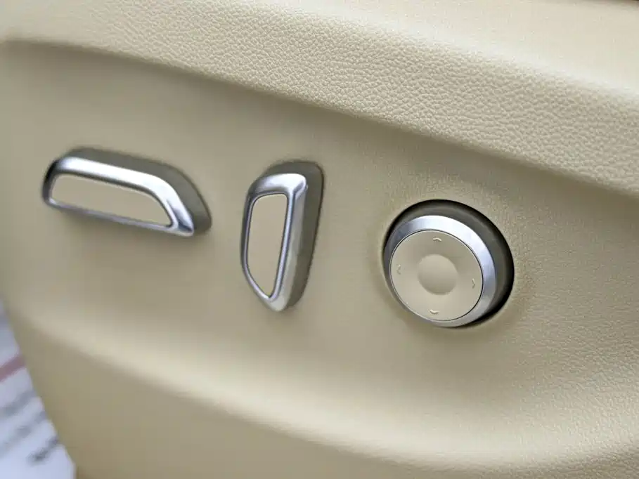 Buick GL8 Hybrid — фото 22