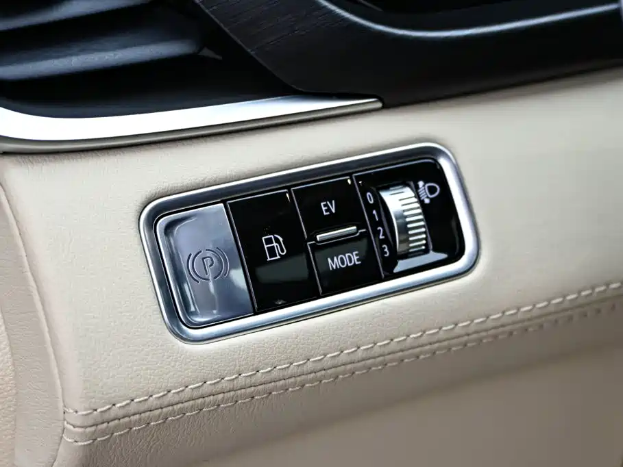 Buick GL8 Hybrid — фото 23