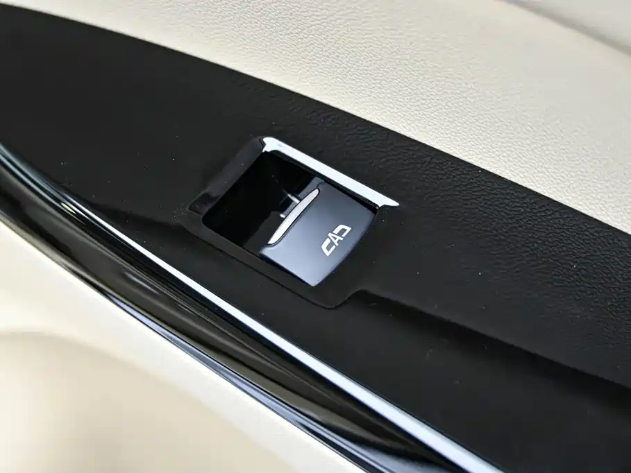 Buick GL8 Hybrid — фото 26