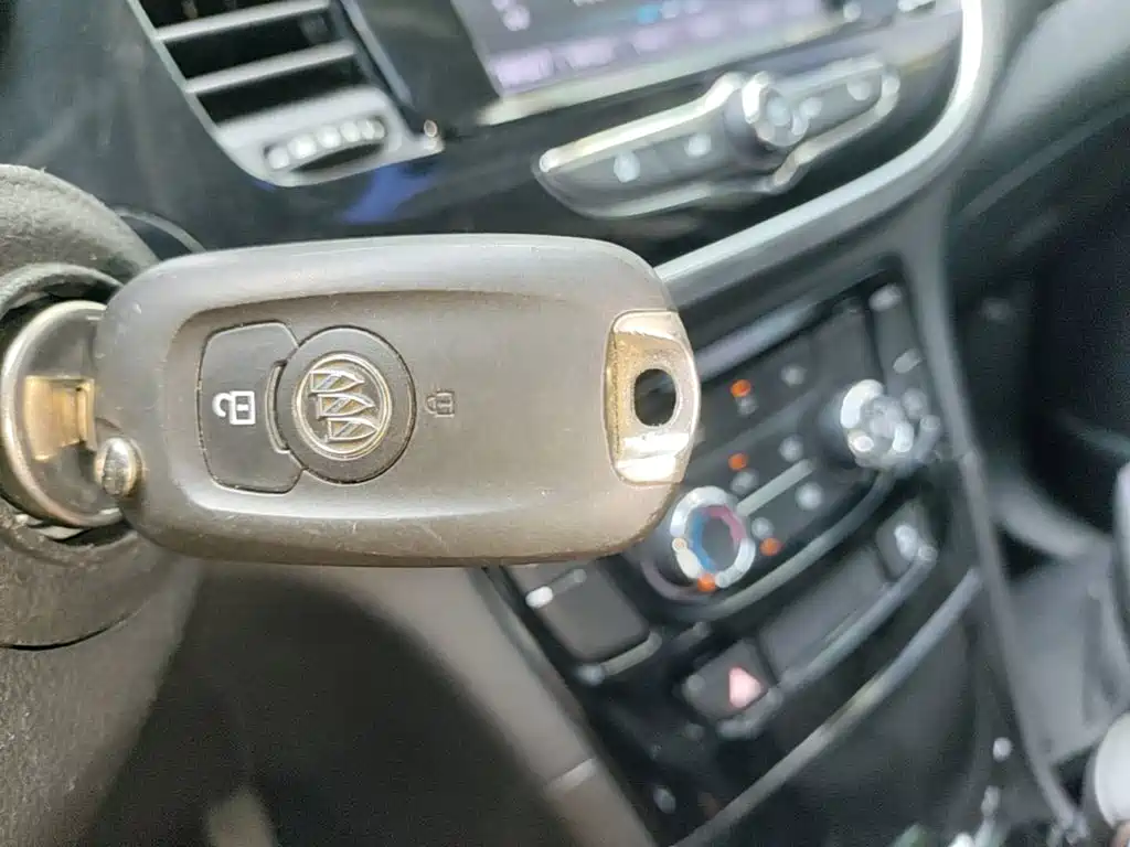 Buick Encore — фото 9