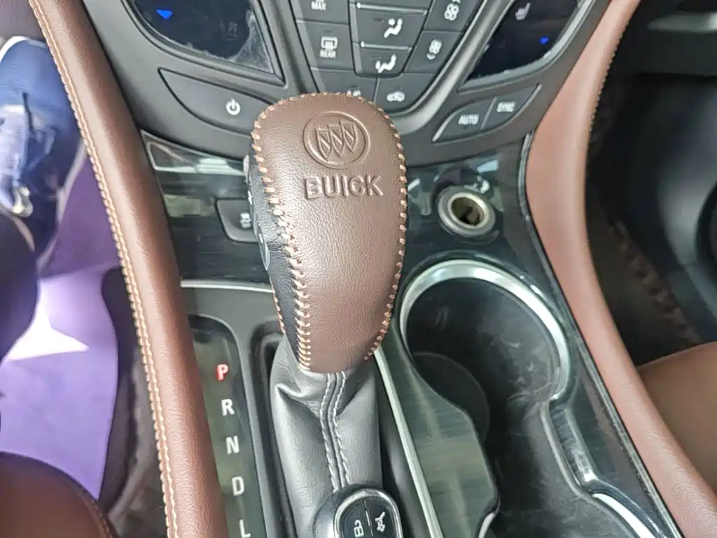 Buick Envision Plus — фото 14