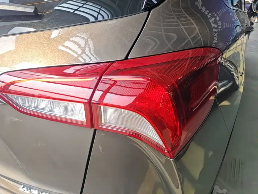 Buick Envision Plus — фото 8