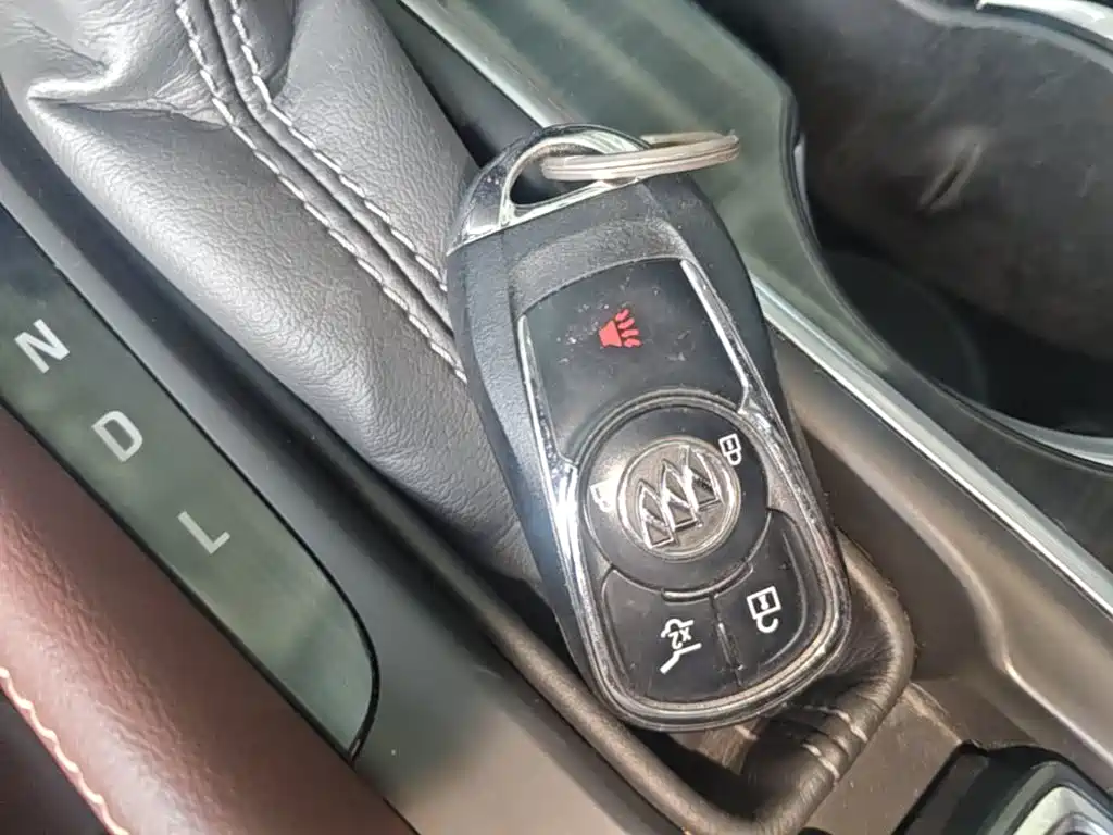 Buick Envision Plus — фото 9