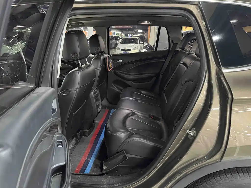 Buick Envision Plus — фото 5