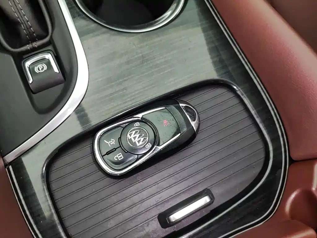 Buick Envision Plus — фото 9