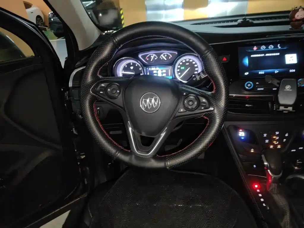 Buick Envision Plus — фото 3