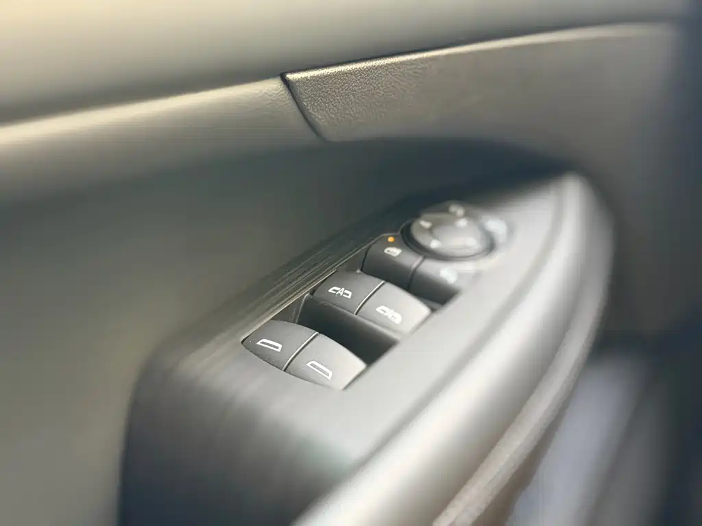 Buick LaCrosse — фото 15