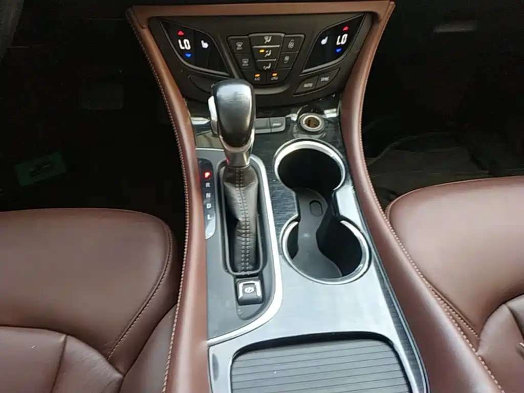 Buick Envision Plus — фото 14