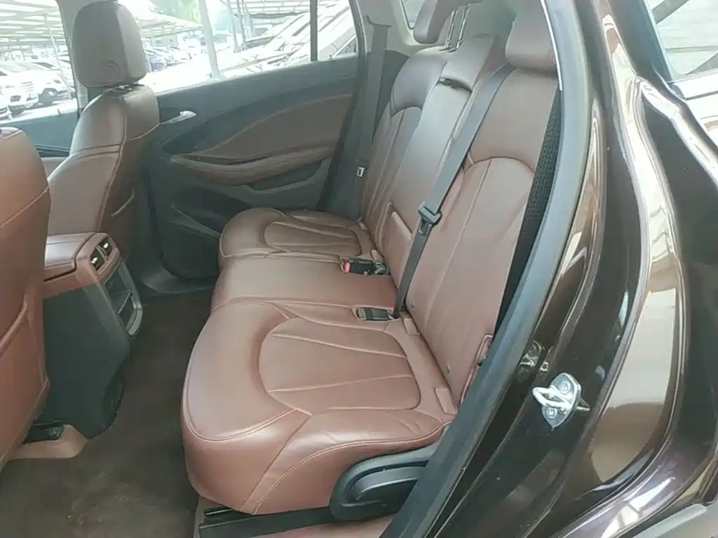 Buick Envision Plus — фото 17
