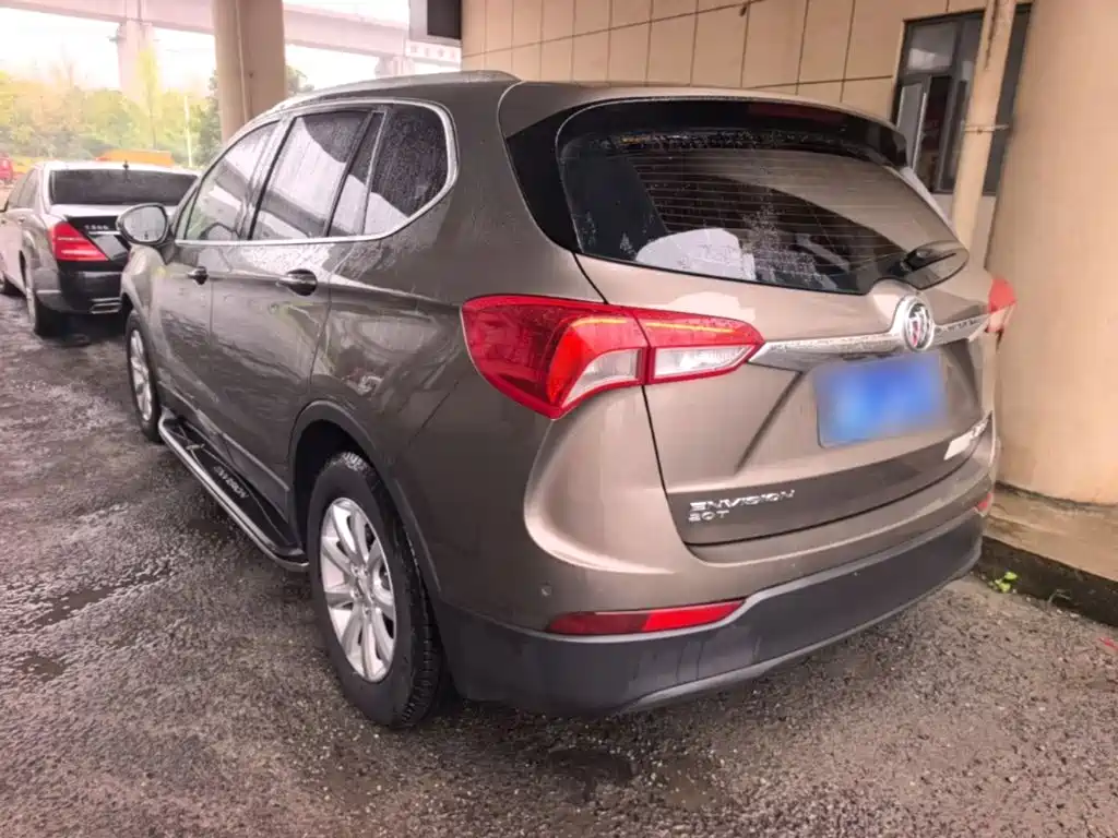 Buick Envision Plus — фото 5