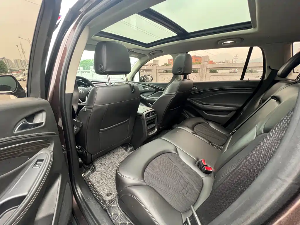 Buick Envision Plus — фото 5