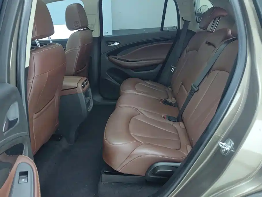 Buick Envision Plus — фото 11