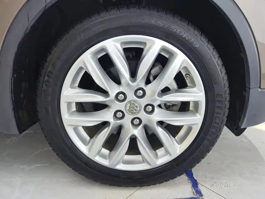 Buick Envision Plus — фото 6