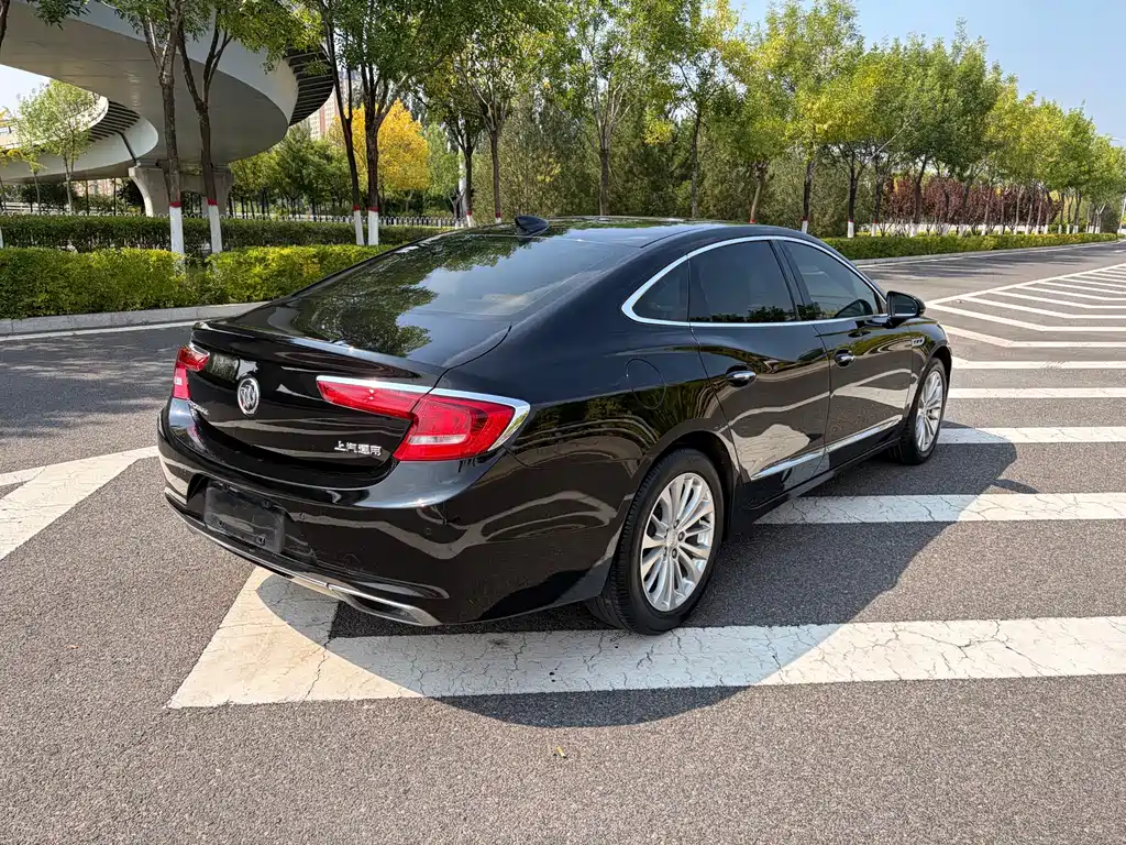 Buick LaCrosse — фото 9