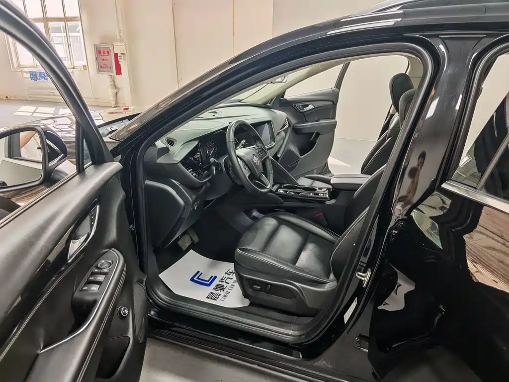 Buick Envision Plus — фото 8