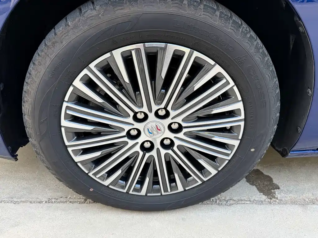 Buick GL8 Hybrid — фото 45